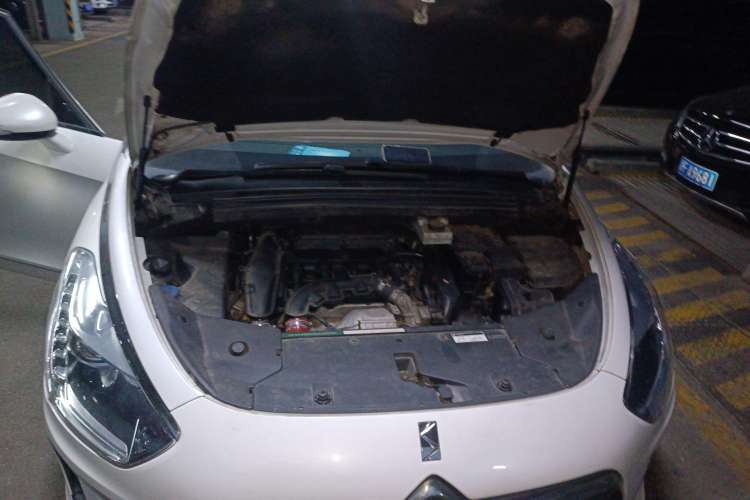 Used DS 5 2013 1.6T Elegant Edition THP160 Engine Bay