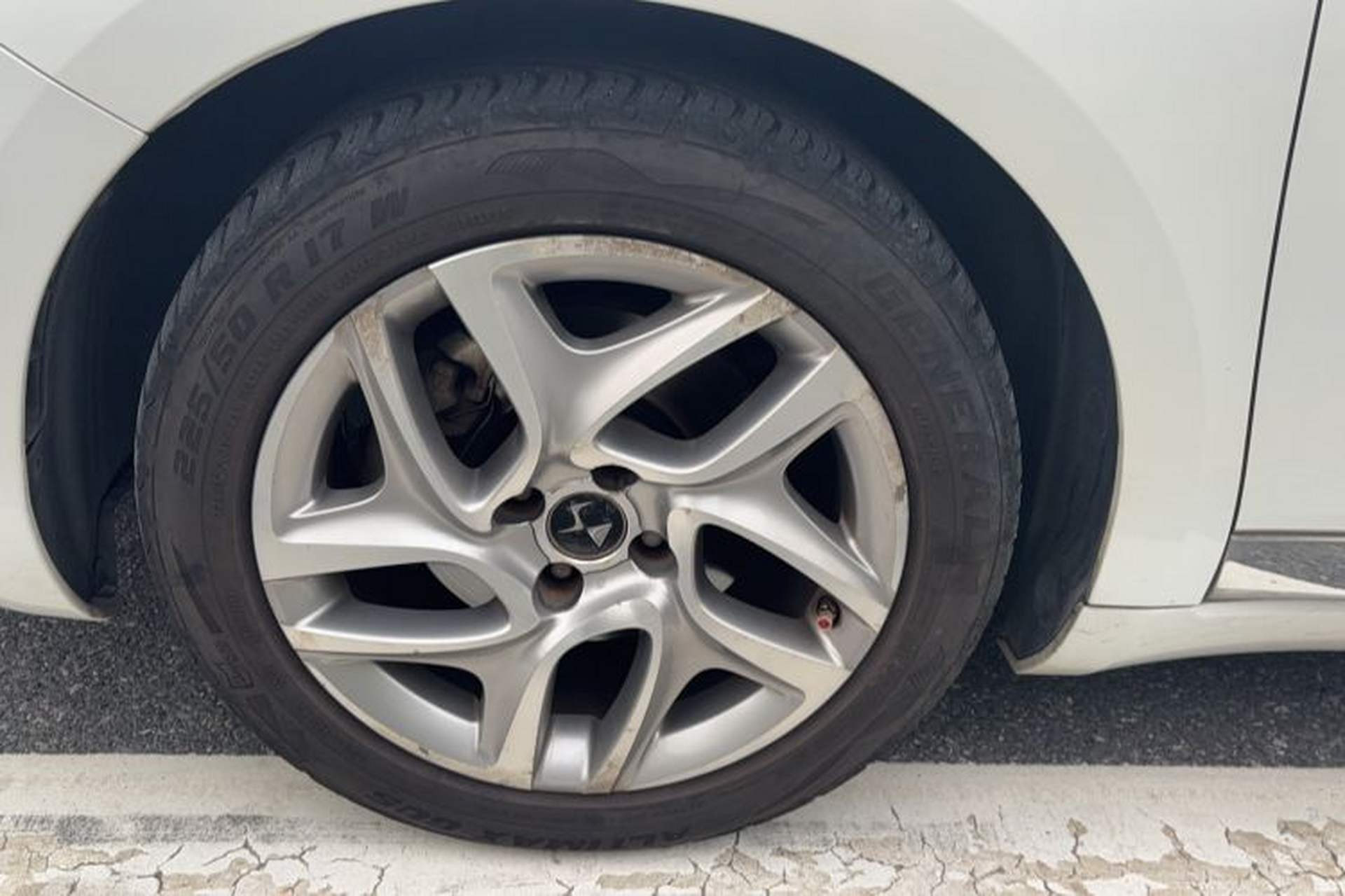 Used DS 5 2013 1.6T Elegant Edition THP160 Exterior 2