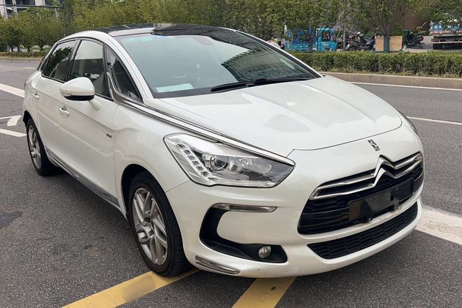 Used DS 5 2013 1.6T Elegant Edition THP160 Exterior 3