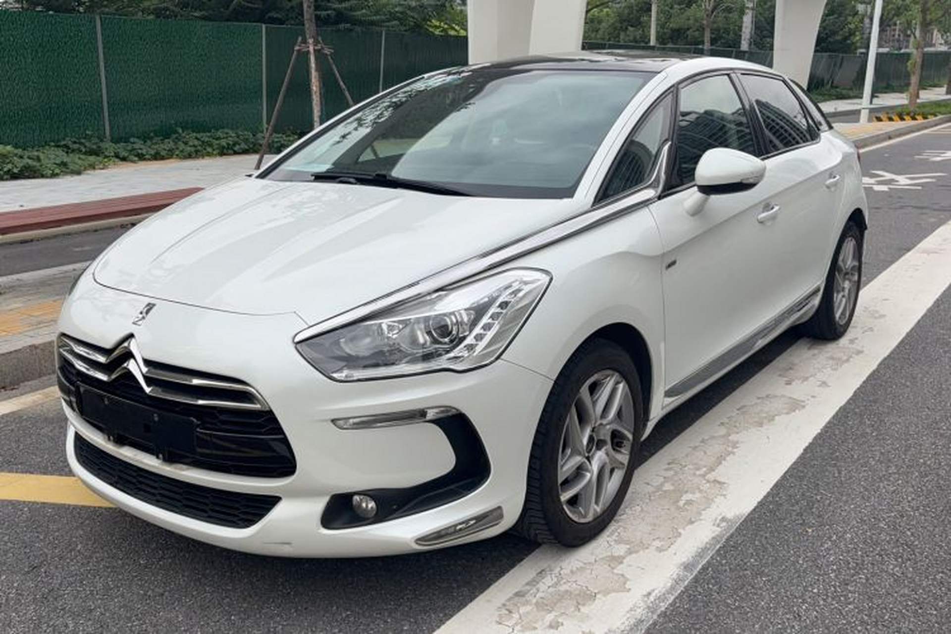 Used DS 5 2013 1.6T Elegant Edition THP160 Front Left 45 Deg
