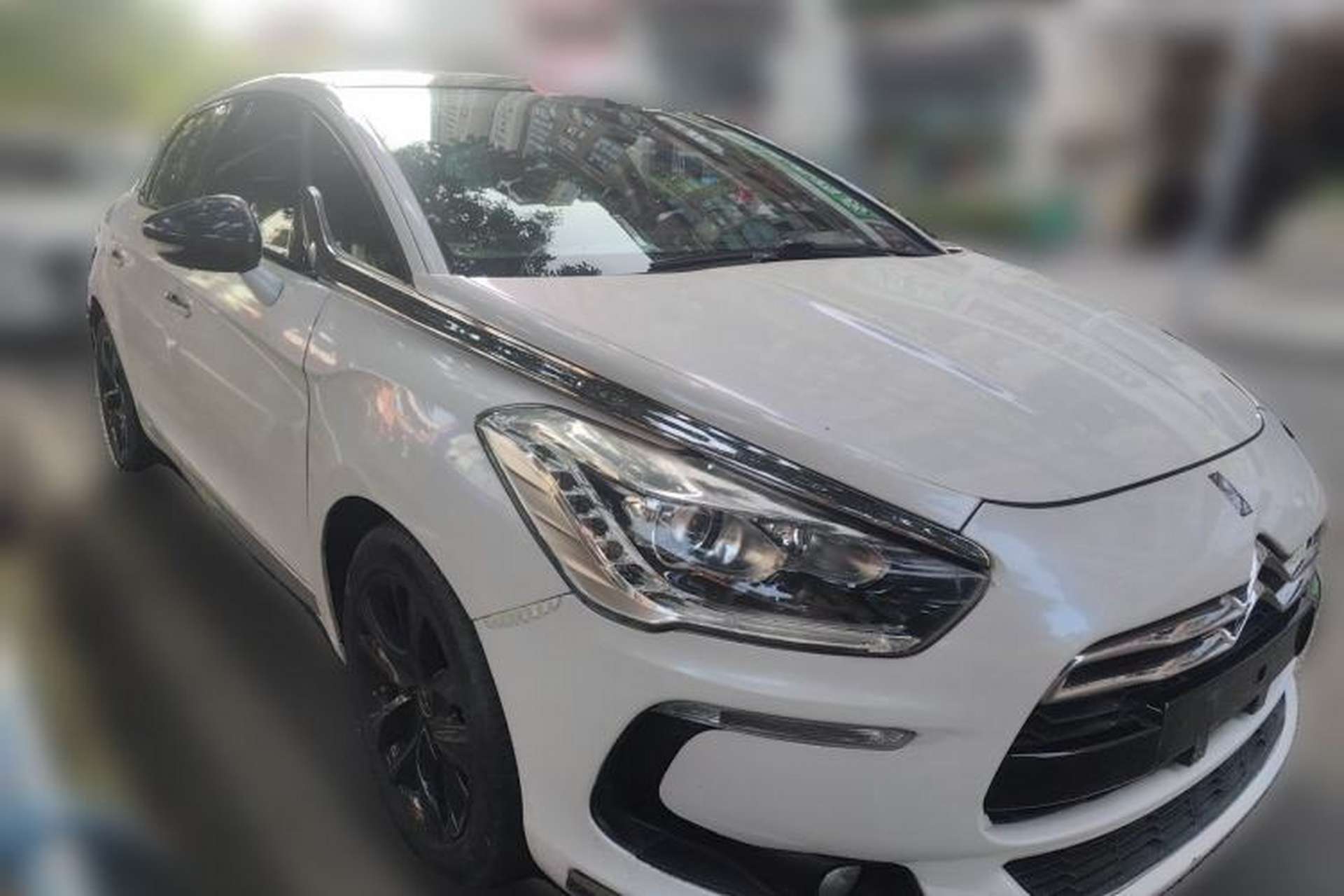 Used DS 5 2013 1.6T Luxury Edition THP200 Front Right 45 Deg