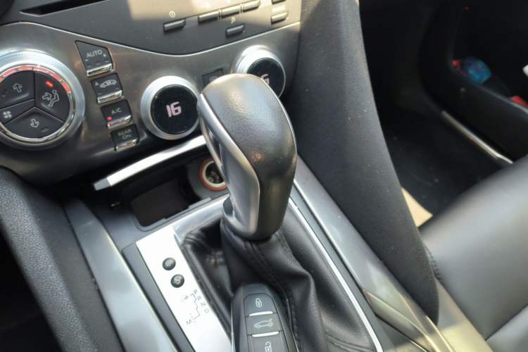Used DS 5 2013 1.6T Luxury Edition THP200 Gear Lever