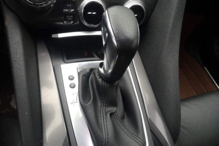 Used DS 5 2013 1.6T Elegant Edition THP160 Gear Lever