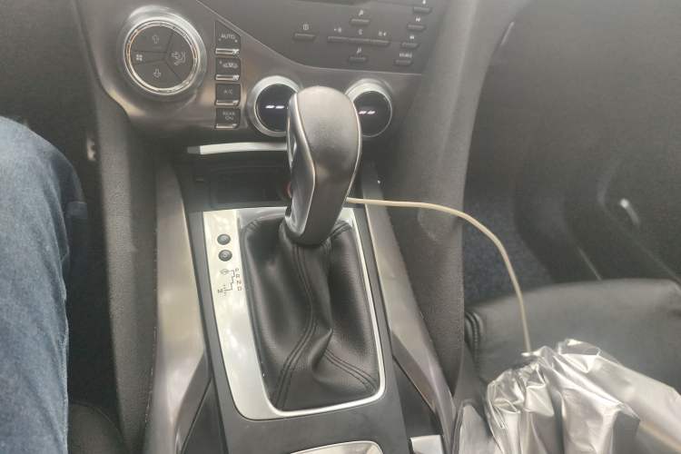 Used DS 5 2013 1.6T Elegant Edition THP200 Gear Lever