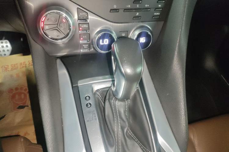Used DS 5 2013 1.6T Prestige Edition THP200 Gear Lever