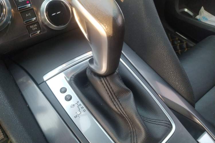 Used DS 5 2013 1.6T Elegant Edition THP160 Gear Lever