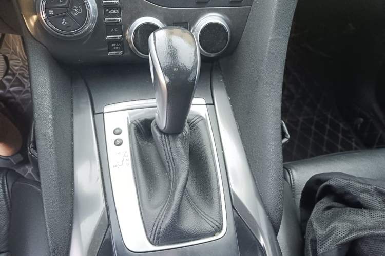 Used DS 5 2013 1.6T Luxury Edition THP160 Gear Lever