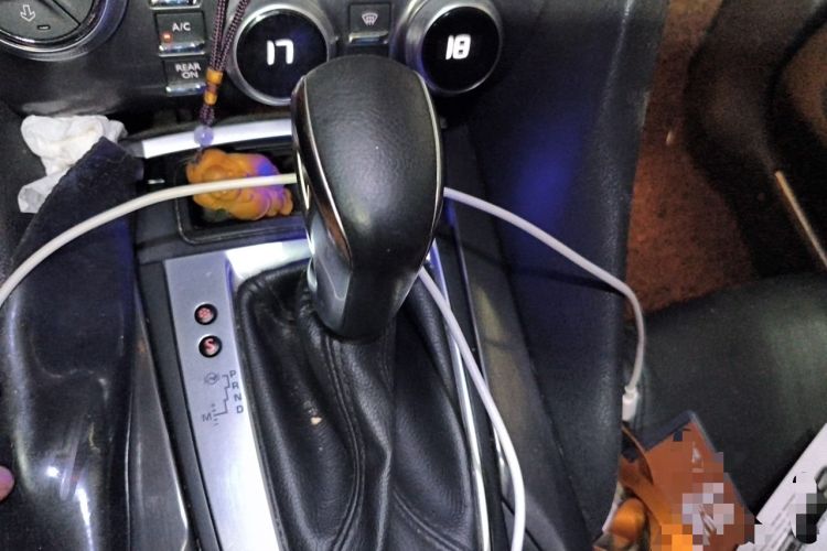 Used DS 5 2013 1.6T Luxury Edition THP160 Gear Lever
