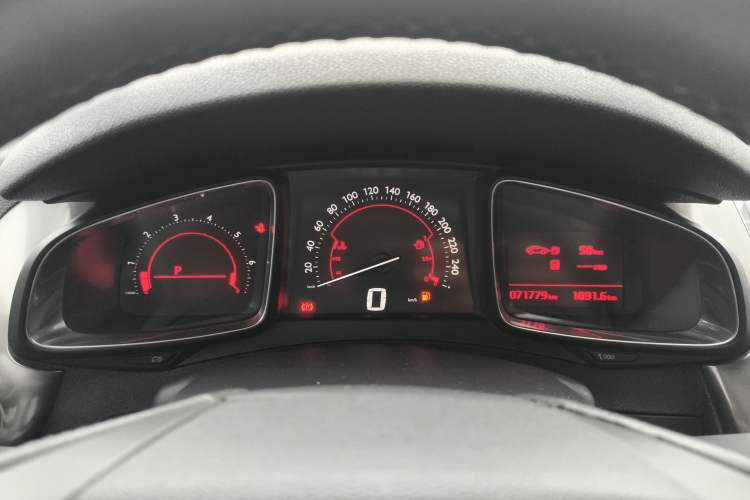 Used DS 5 2013 1.6T Elegant Edition THP160 Instrument Cluster