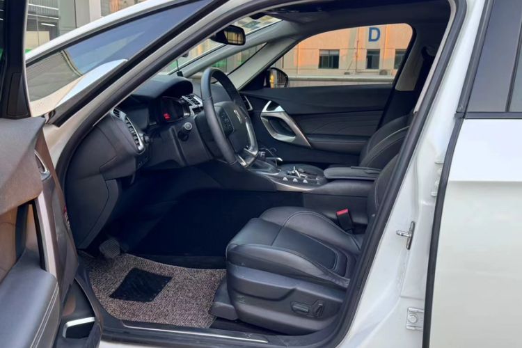 Used DS 5 2013 1.6T Elegant Edition THP160 Interior 2