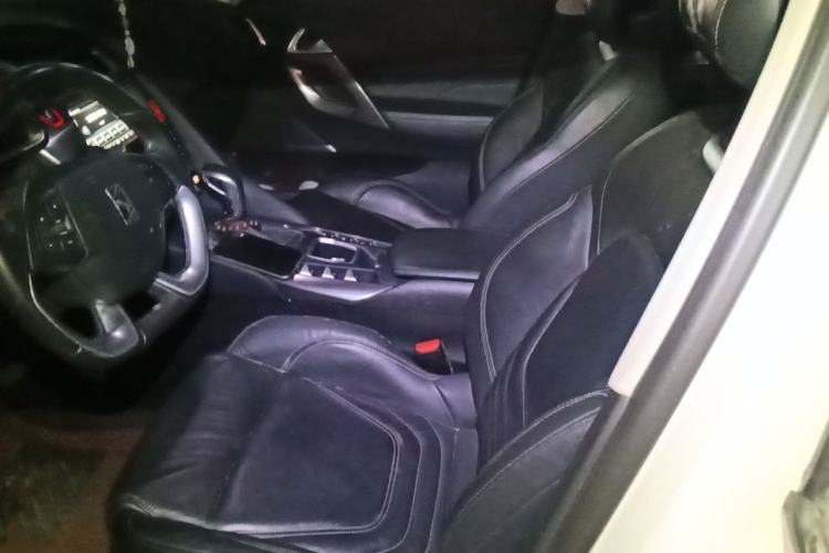 Used DS 5 2013 1.6T Luxury Edition THP160 Left Front Seat