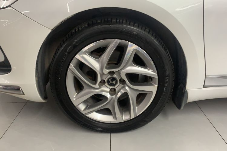 Used DS 5 2013 1.6T Elegant Edition THP160 Left Front Wheel Hub