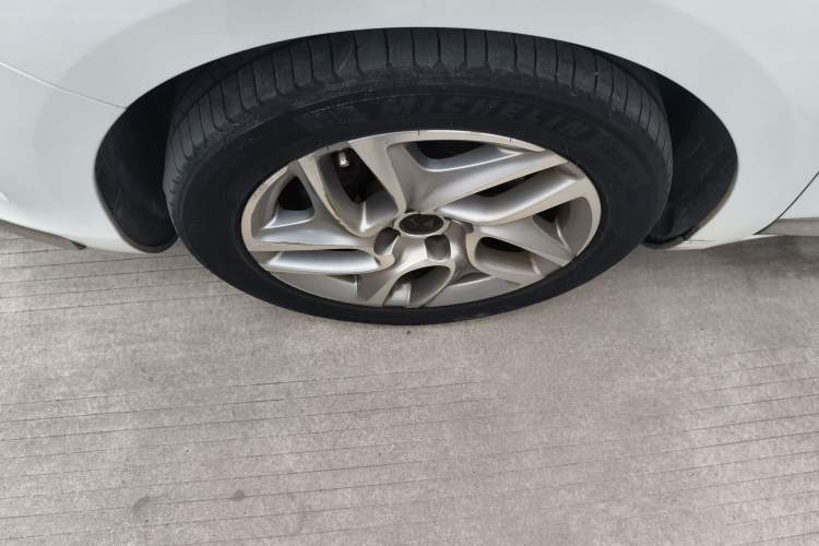 Used DS 5 2013 1.6T Elegant Edition THP160 Left Front Wheel Hub