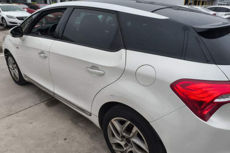 Used DS 5 2013 1.6T Elegant Edition THP160 Left Side