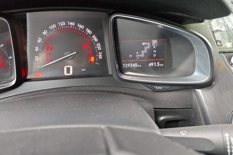 Used DS 5 2013 1.6T Luxury Edition THP200 Odometer Close Up