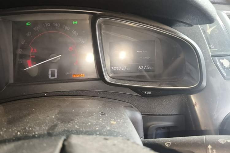 Used DS 5 2013 1.6T Luxury Edition THP160 Odometer Close Up