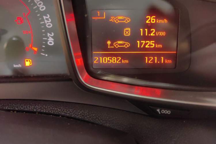 Used DS 5 2013 1.6T Elegant Edition THP200 Odometer Close Up