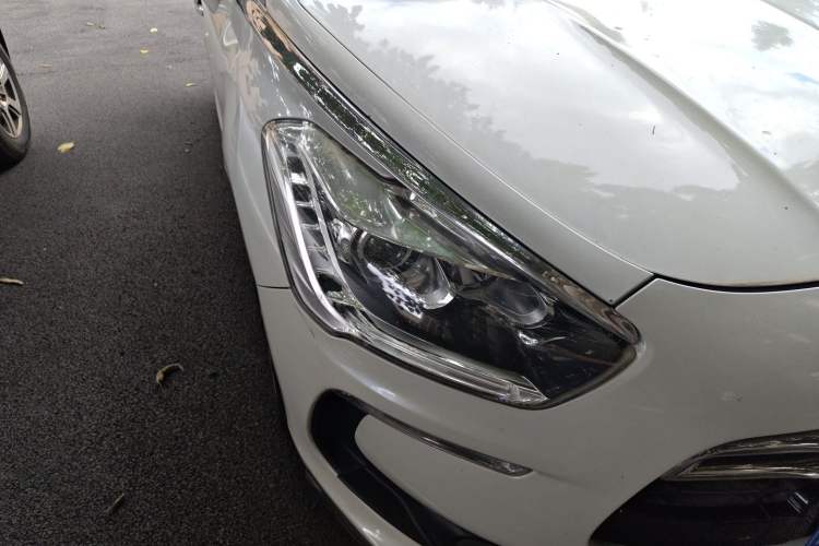 Used DS 5 2013 1.6T Luxury Edition THP200 Right Front Headlight