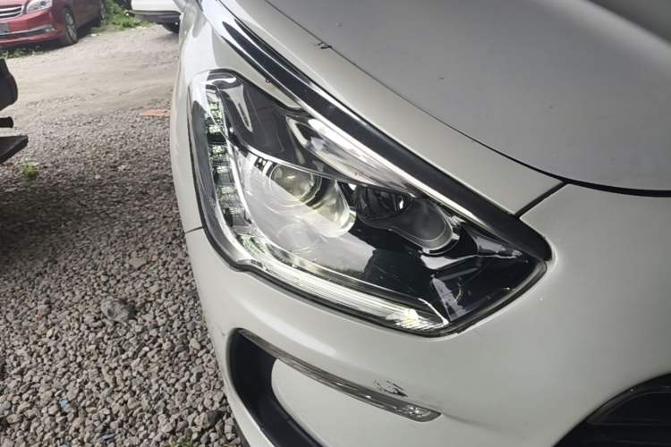 Used DS 5 2013 1.6T Luxury Edition THP160 Right Front Headlight