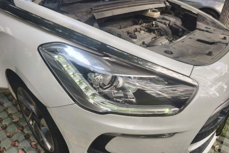 Used DS 5 2013 1.6T Elegant Edition THP200 Right Front Headlight