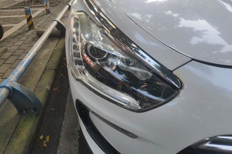Used DS 5 2013 1.6T Luxury Edition THP200 Right Front Headlight