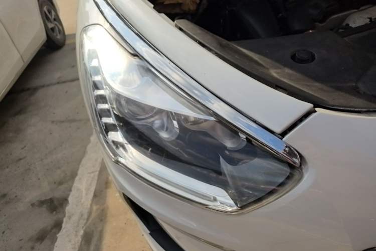 Used DS 5 2013 1.6T Luxury Edition THP160 Right Front Headlight