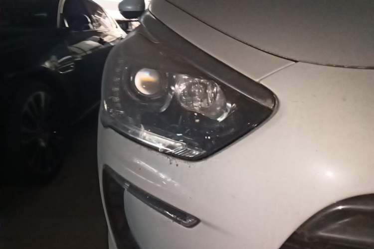 Used DS 5 2013 1.6T Luxury Edition THP160 Right Front Headlight