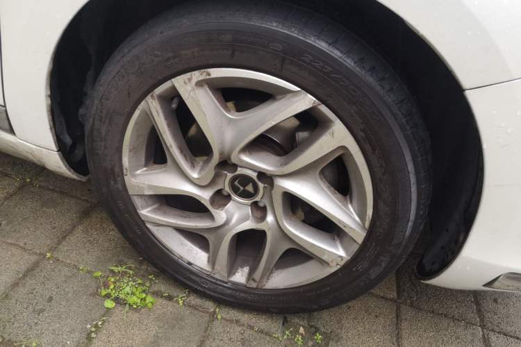 Used DS 5 2013 1.6T Elegant Edition THP160 Right Front Wheel Hub
