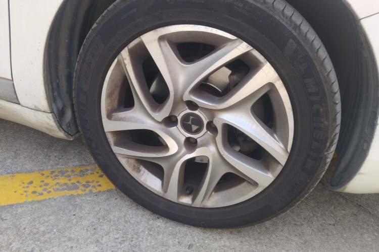 Used DS 5 2013 1.6T Elegant Edition THP160 Right Front Wheel Hub
