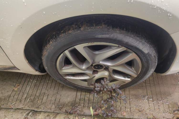 Used DS 5 2013 1.6T Elegant Edition THP200 Right Front Wheel Hub