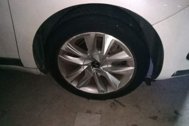 Used DS 5 2013 1.6T Luxury Edition THP160 Right Front Wheel Hub