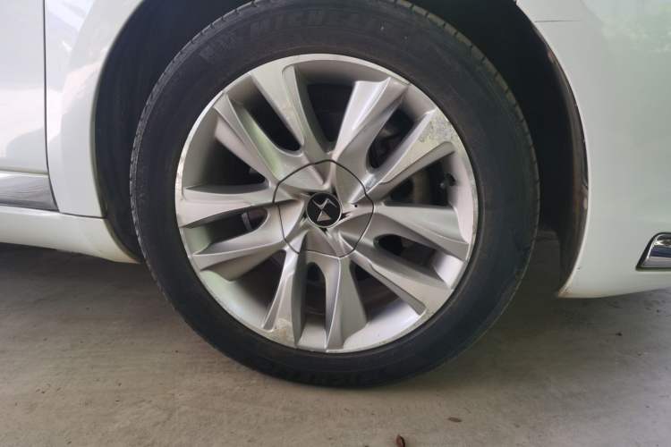 Used DS 5 2013 1.6T Luxury Edition THP160 Right Front Wheel Hub