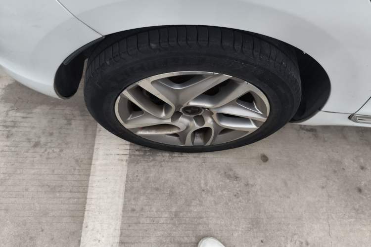 Used DS 5 2013 1.6T Elegant Edition THP160 Right Rear Wheel Hub