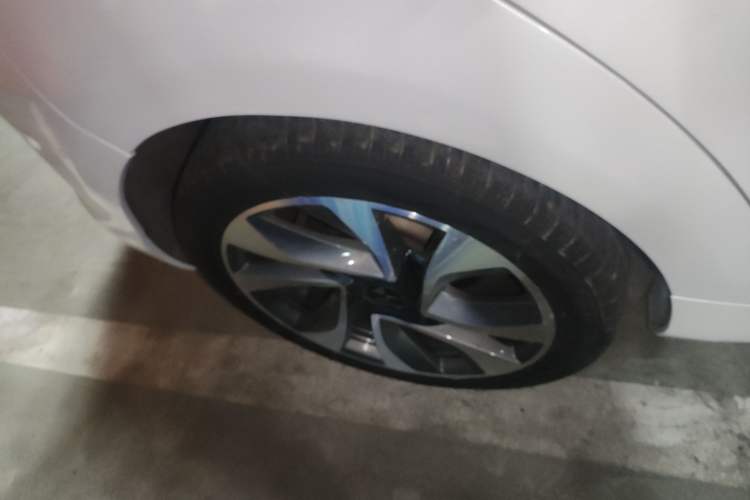 Used DS 5 2013 1.6T Prestige Edition THP200 Right Rear Wheel Hub