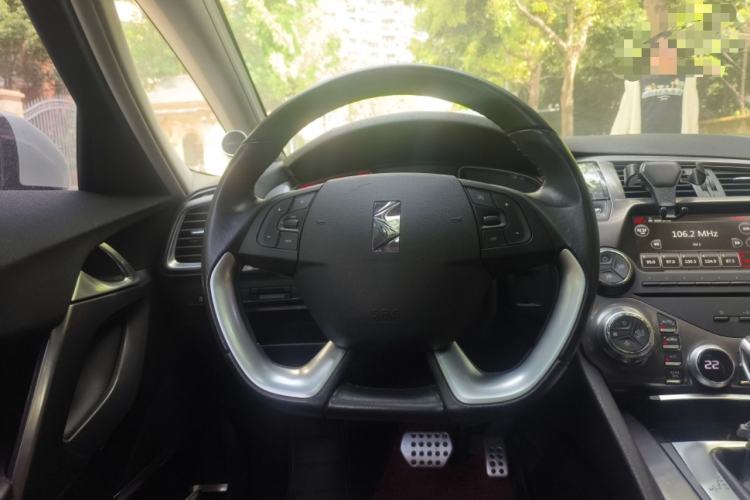 Used DS 5 2013 1.6T Luxury Edition THP200 Steering Wheel