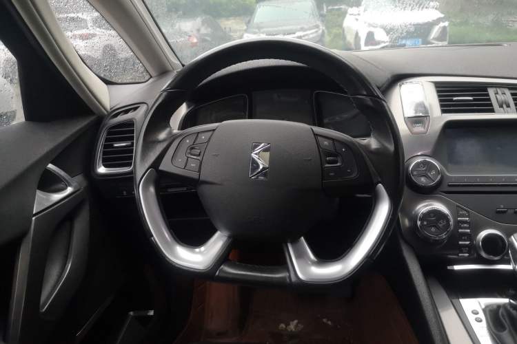 Used DS 5 2013 1.6T Elegant Edition THP160 Steering Wheel