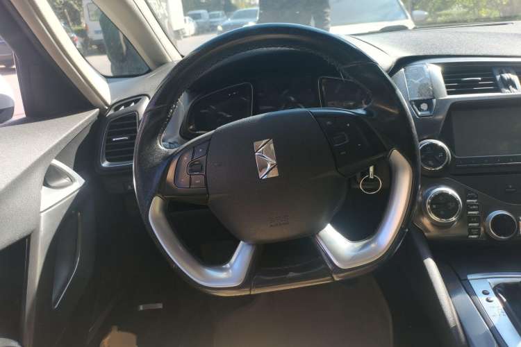Used DS 5 2013 1.6T Elegant Edition THP160 Steering Wheel