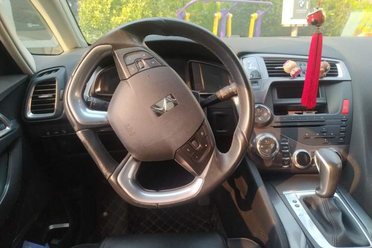 Used DS 5 2013 1.6T Elegant Edition THP160 Steering Wheel
