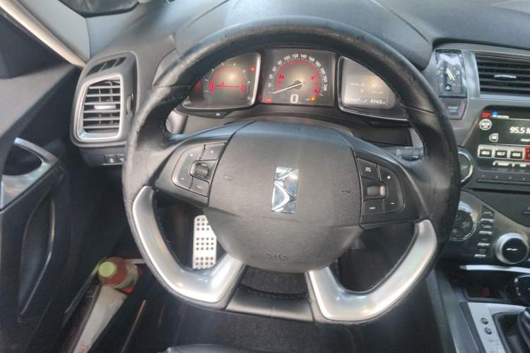 Used DS 5 2013 1.6T Luxury Edition THP200 Steering Wheel