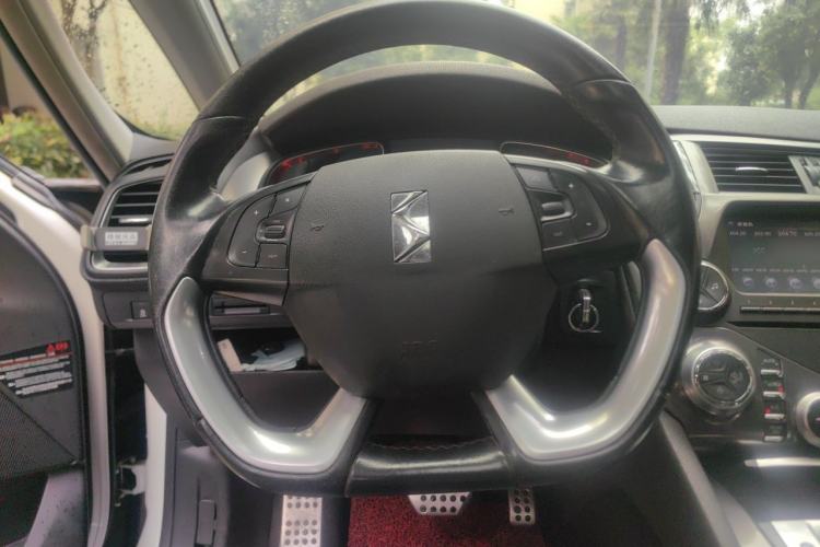 Used DS 5 2013 1.6T Elegant Edition THP200 Steering Wheel