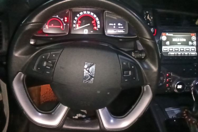 Used DS 5 2013 1.6T Luxury Edition THP160 Steering Wheel