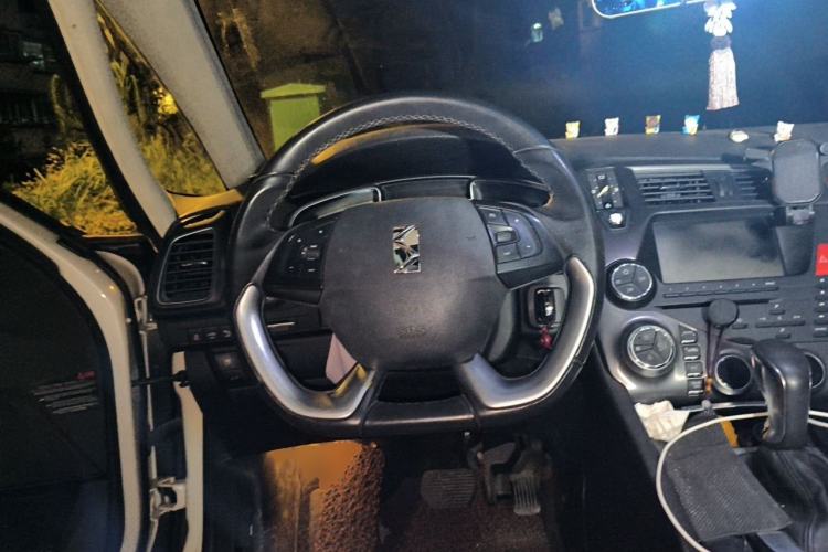 Used DS 5 2013 1.6T Luxury Edition THP160 Steering Wheel