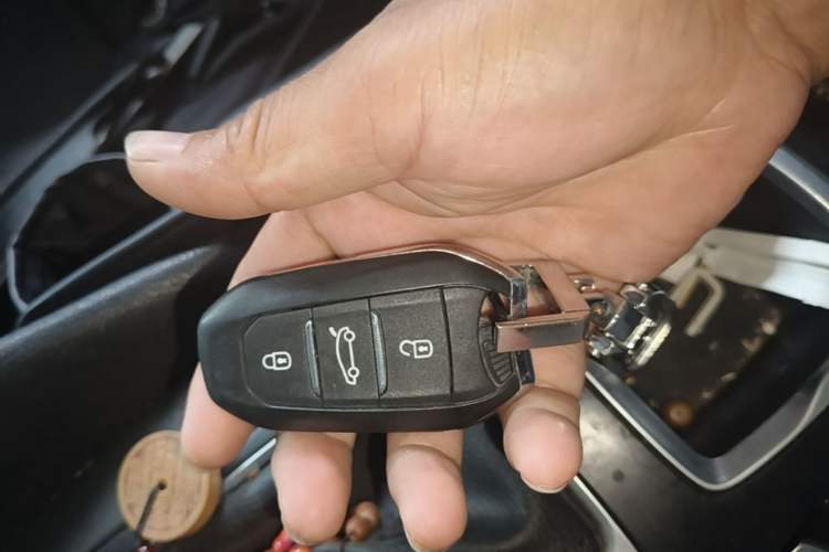 Used DS 5 2013 1.6T Luxury Edition THP160 Vehicle Key