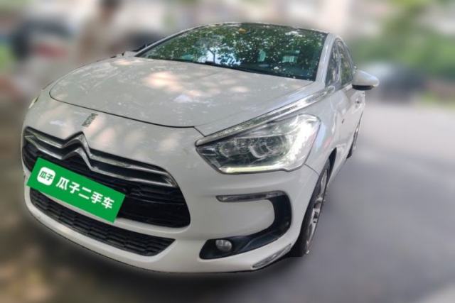 Ojetý DS 5 2013 1.6T Luxury Edition THP200
