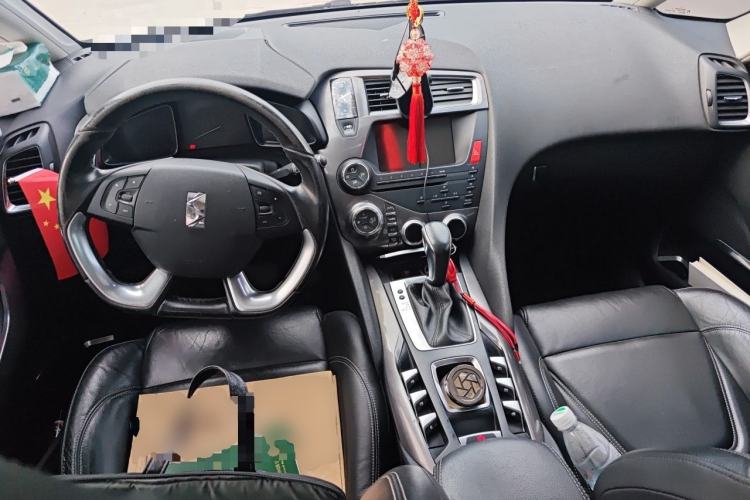 Used DS 5 2014 1.6T Luxury Edition THP160 Center Console