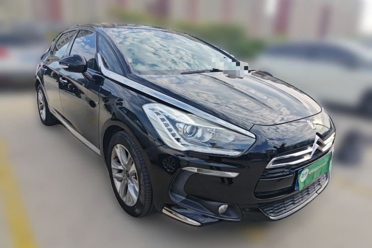 Used DS 5 2014 1.6T Luxury Edition THP160 Front Right 45 Deg