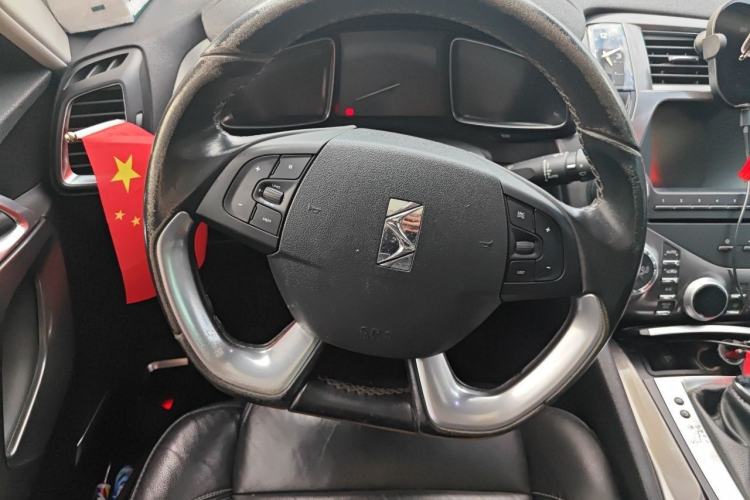 Used DS 5 2014 1.6T Luxury Edition THP160 Steering Wheel