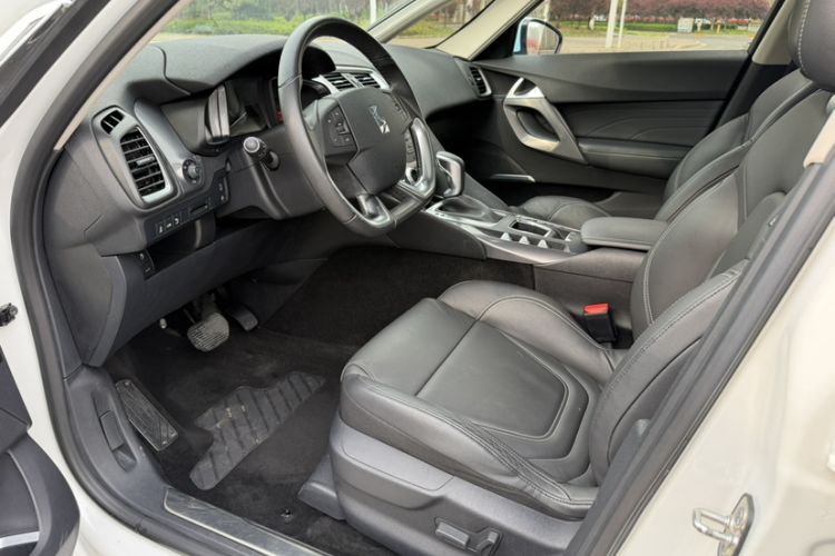 Used DS 5 2014 1.6T Elegant Version THP160 Interior 5