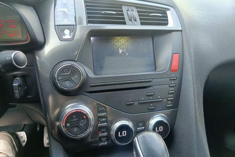 Used DS 5 2014 1.6T Luxury Edition THP160 Audio And AC Panel