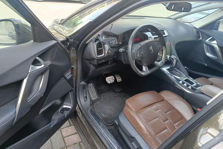 Used DS 5 2014 1.6T Luxury Edition THP160 Driver Seat